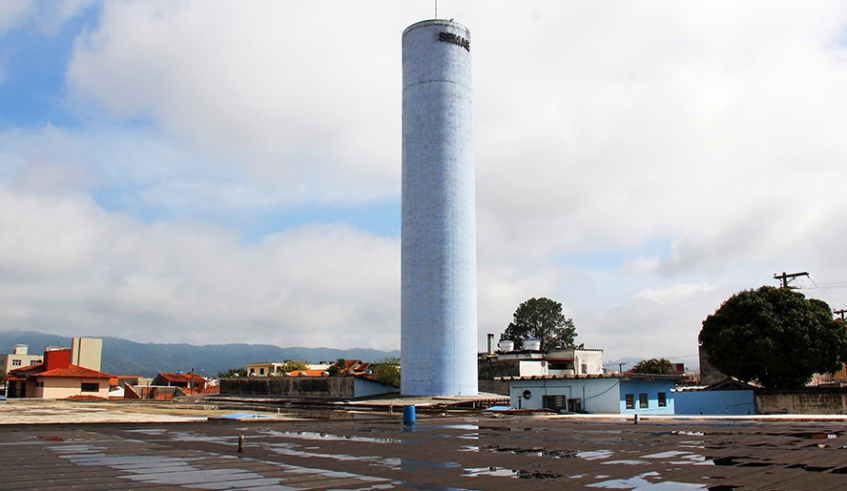 Ventania provoca queda de energia e afeta abastecimento de água na Vila Oliveira