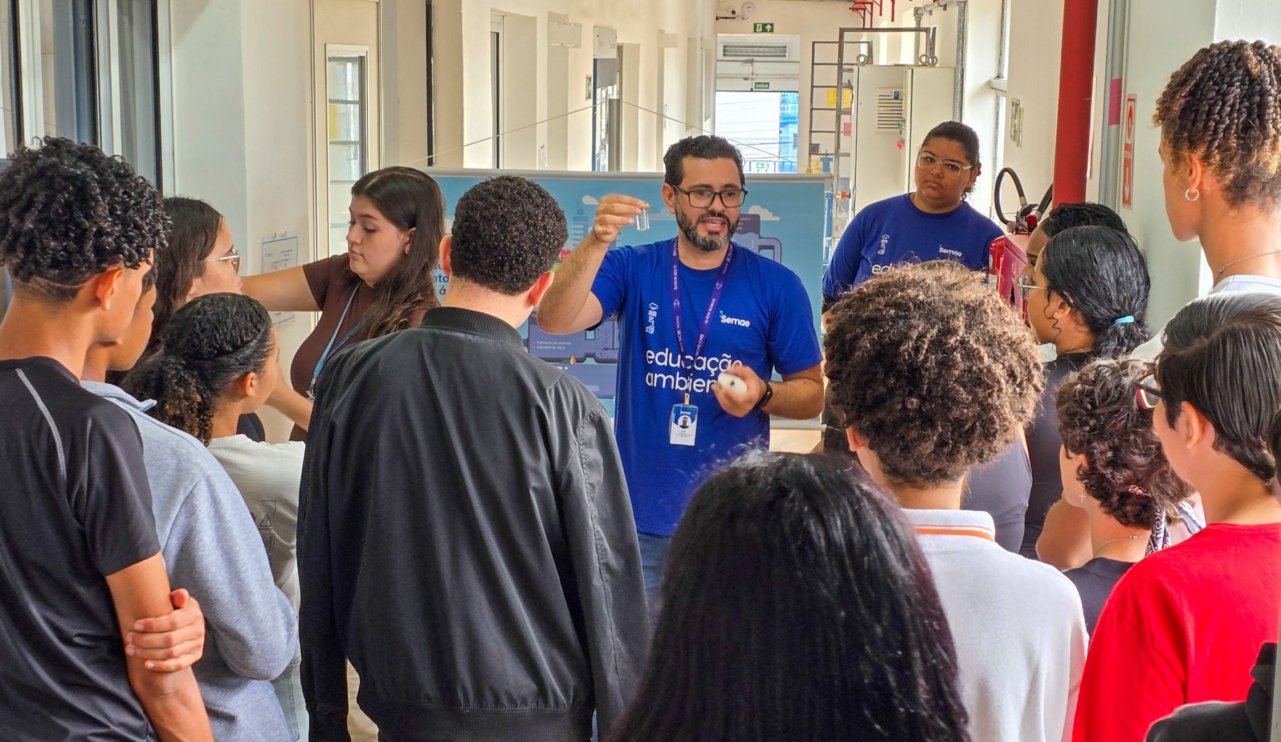 Semae de Portas Abertas: estudantes da Capital conhecem processo de tratamento de água